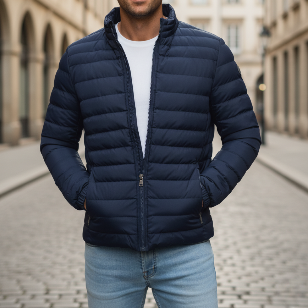 Giacca uomo invernale antivento e resistente, design casual per affrontare il freddo con stile e protezione.