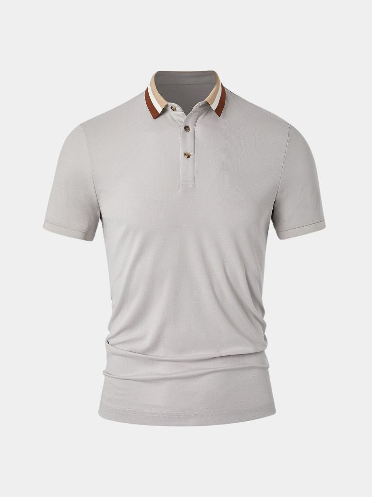 Polo elegante uomo, stile smart casual. Ideale per moda maschile estiva con colletto a contrasto.