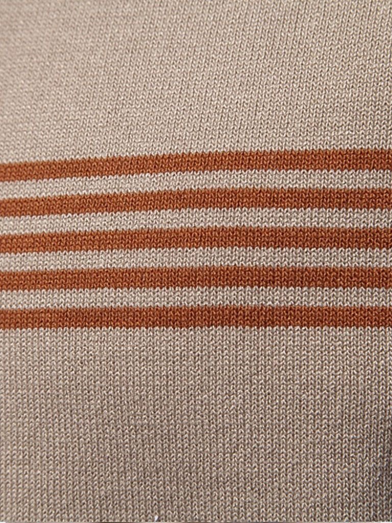 Polo uomo con dettaglio collo a zip e righe, abbigliamento maschile casual elegante.