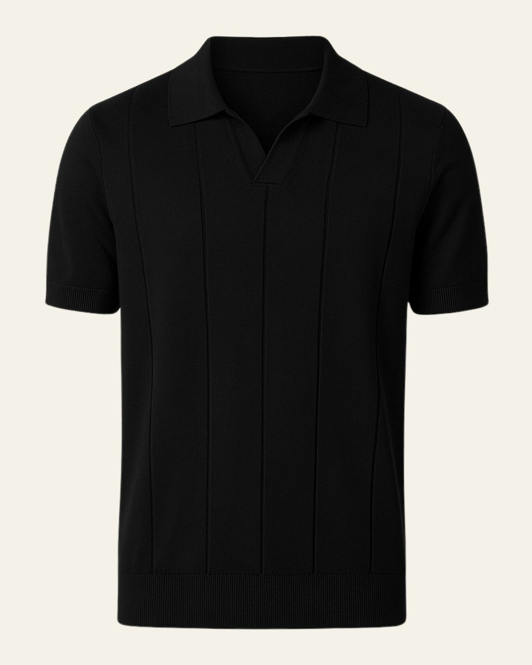 Elegante polo uomo a coste nere con colletto aperto. Design slim fit moderno, ideale per la moda maschile primavera estate.