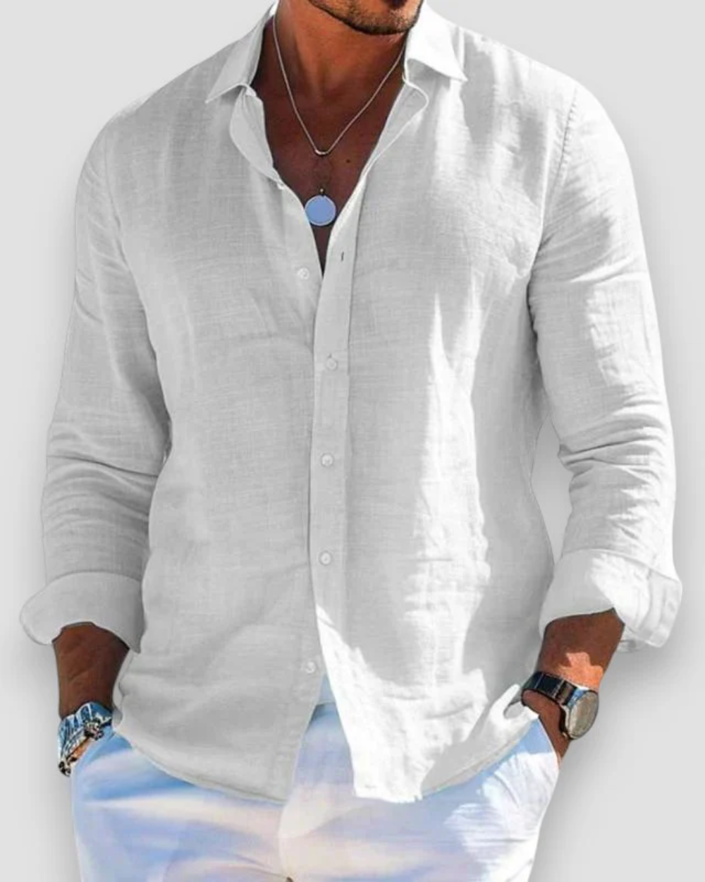 Elegante polo uomo a maniche lunghe, perfetta per business casual o look versatili in diverse colorazioni.