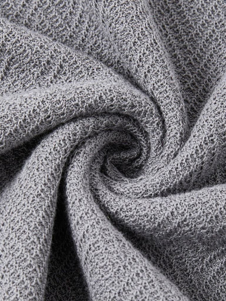 Classica polo maschile con raffinato motivo a chevron. Versatile ed elegante.