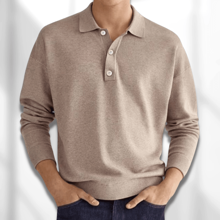 Polo da uomo a maniche lunghe color kaki, capo versatile per moda casual e abbigliamento elegante.