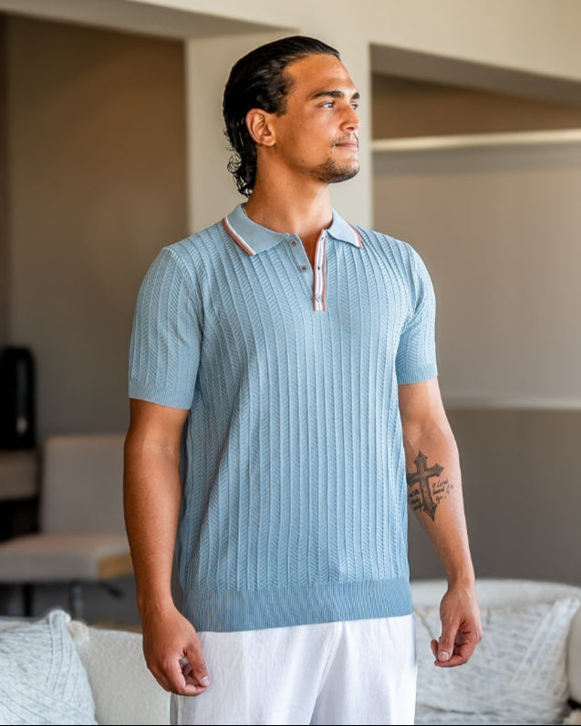Polo uomo smart casual, ideale per outfit estivi, look elegante e casual.
