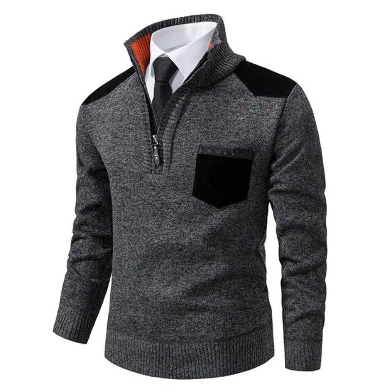 Dettaglio maglione da uomo autunnale con mezza zip. Tessuto morbido e avvolgente, stile elegante e casual.