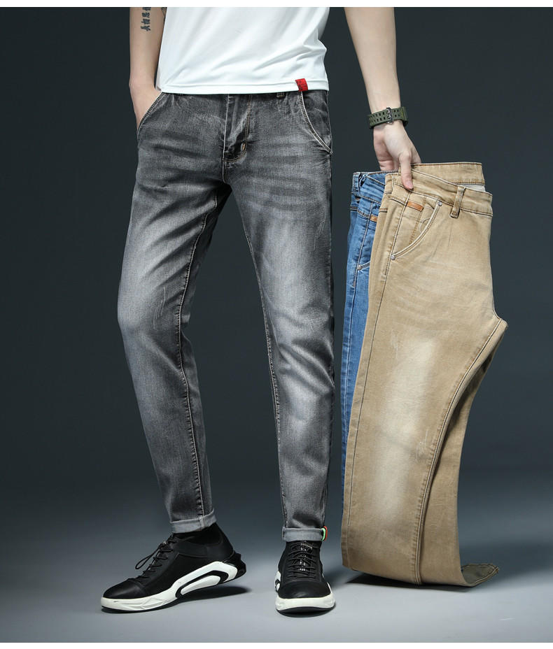 Jeans dritti uomo con chiusura a bottoni, stile casual intramontabile per abbigliamento quotidiano.