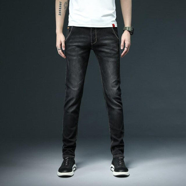 Jeans dritti comodi da uomo, stile casual, ideali per comfort e movimento, disponibili anche taglie grandi.
