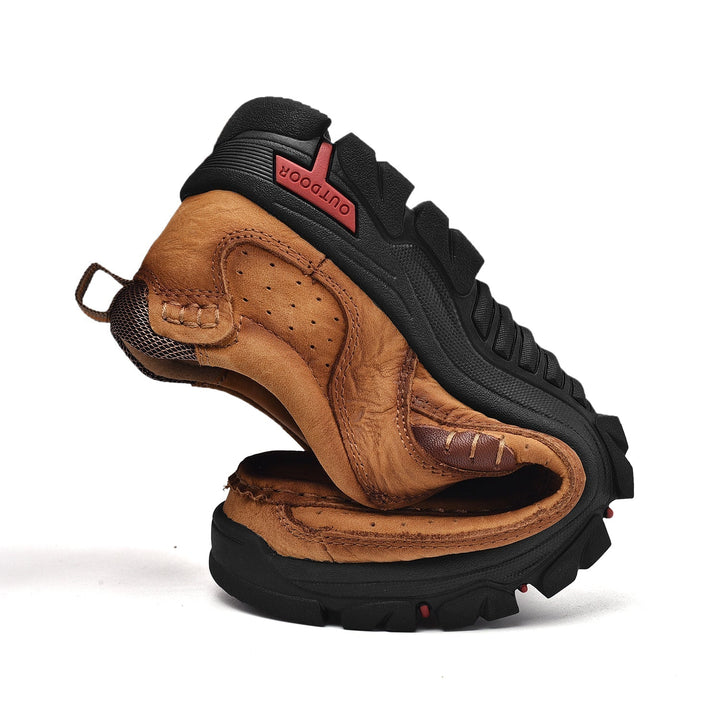 Scarpe uomo slip-on nere, con ammortizzazione extra, suola antiscivolo, perfette per lunghe giornate.