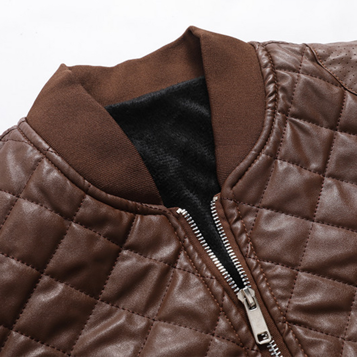 Giubbotto uomo bomber trapuntato, moda casual, ideale per un look moderno e caldo.