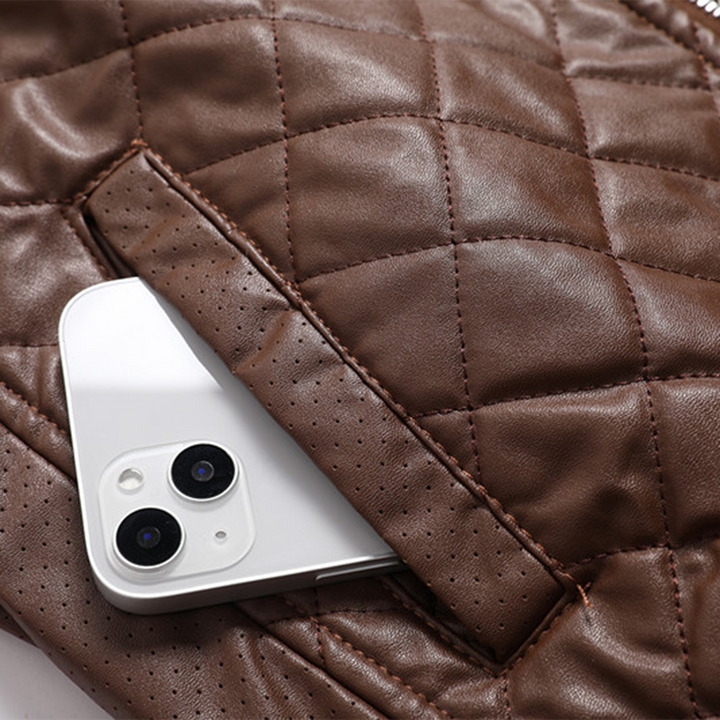 Bomber uomo trapuntato, versatile capospalla, disponibile in blu e marrone, stile casual elegante.
