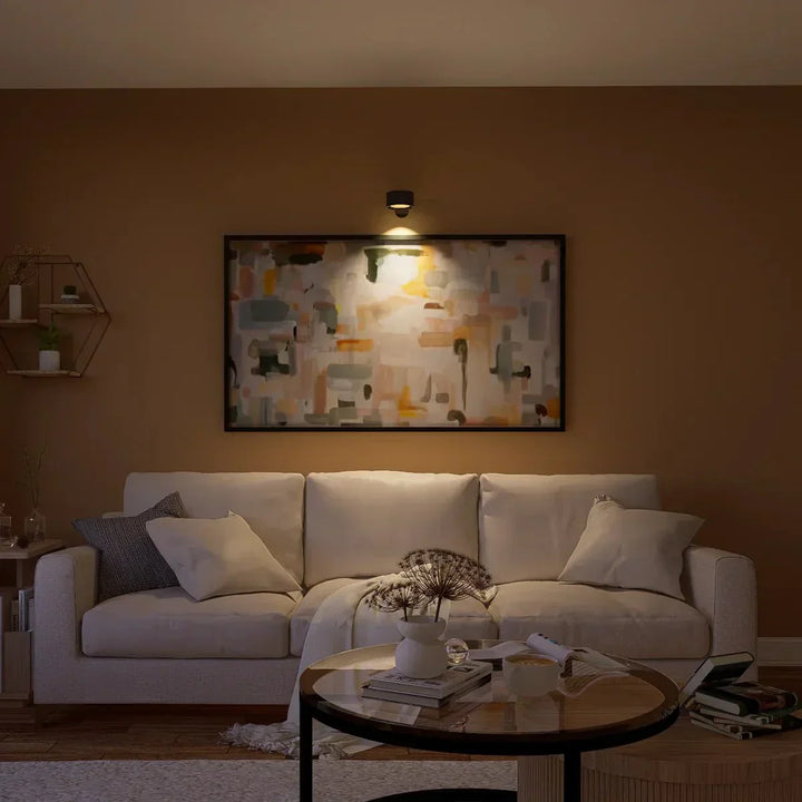 Lampada da parete moderna LED, magnetica e wireless, ideale per arredamento casa, luce 360° orientabile.