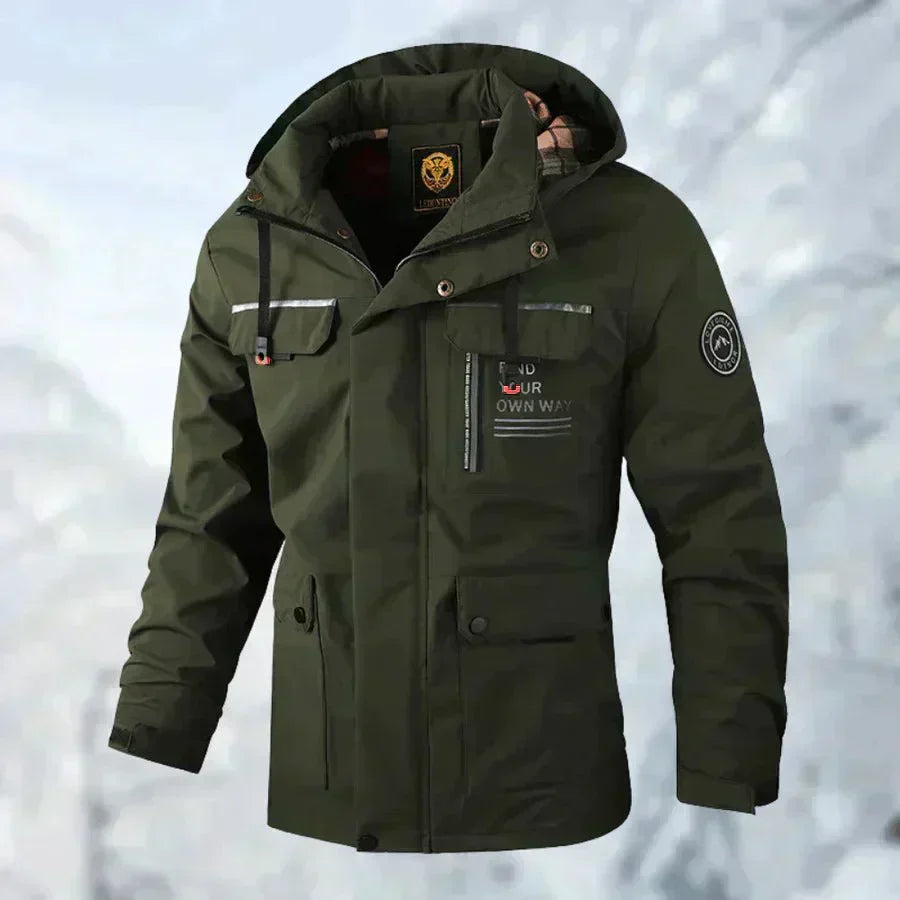 Giacca uomo elegante e versatile, impermeabile e antivento, protezione ideale per outdoor e città.