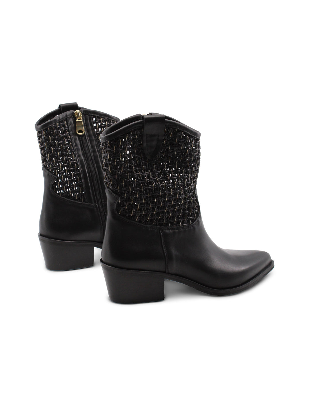 Stivaletti texani donna neri in pelle con intreccio, tacco 5 cm. Stivale moda versatile e chic per ogni stagione.