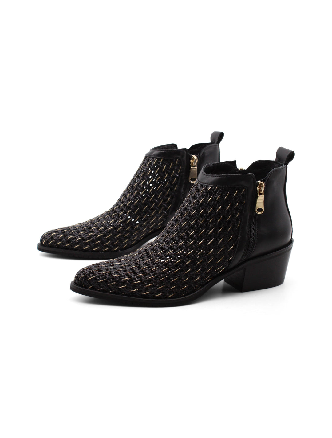 Calzature donna: stivaletti texani neri con intreccio e comodo tacco 5 cm, un must-have per la stagione fredda.