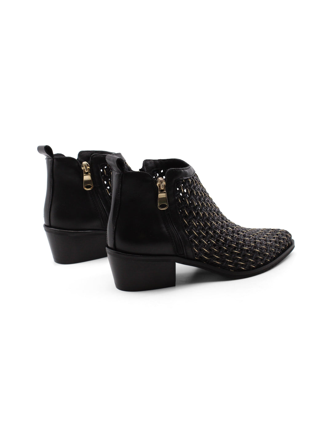 Stivaletti neri da donna con raffinato intreccio, tacco 5 cm, per un tocco di stile western chic e moderno.