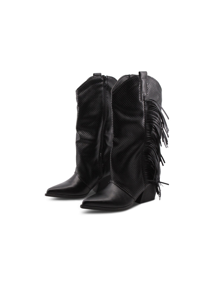 Dettaglio stivale texano nero donna con frange vibranti e chiusura zip. Stile western autentico con tacco 7cm.