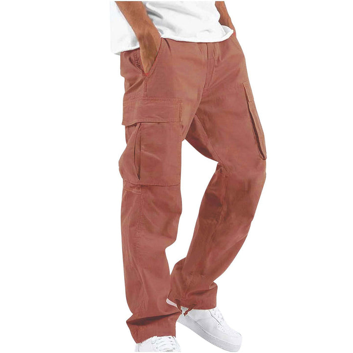 Moda uomo autunno: pantaloni cargo con tasche, stile casual e comfort per un look moderno e versatile.
