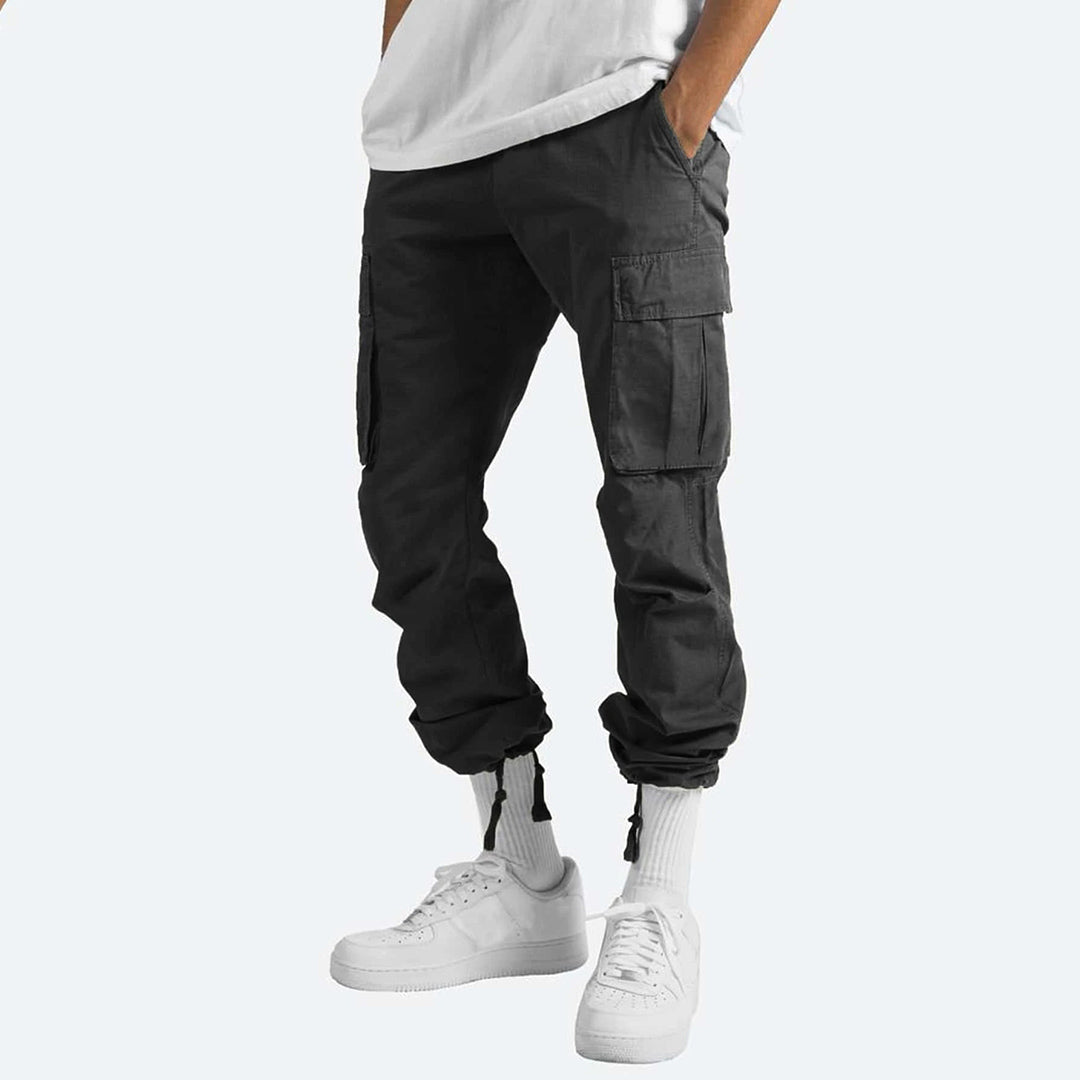 Pantaloni cargo uomo comodi, ideali per autunno, con tasche laterali e stile casual versatile.