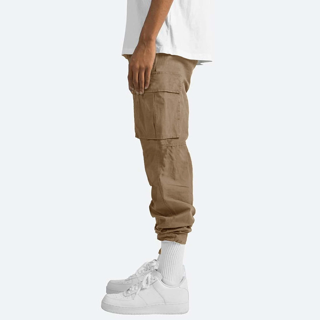 Comodi pantaloni uomo cargo tattici, ideali per trekking, lavoro e un look casual pratico.