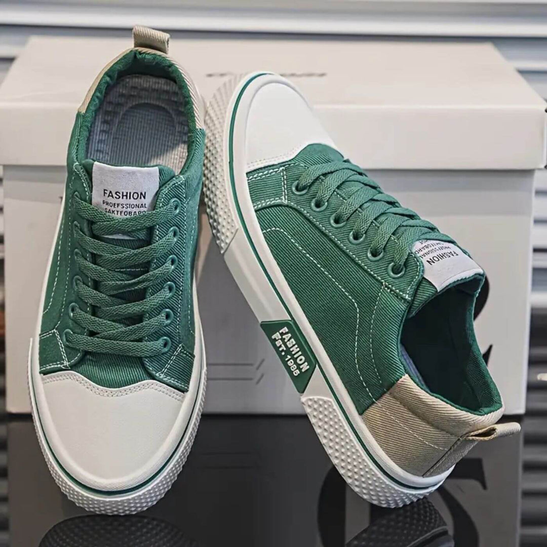 Calzature sportive da uomo, sneakers con lacci per il massimo comfort e stile casual quotidiano.