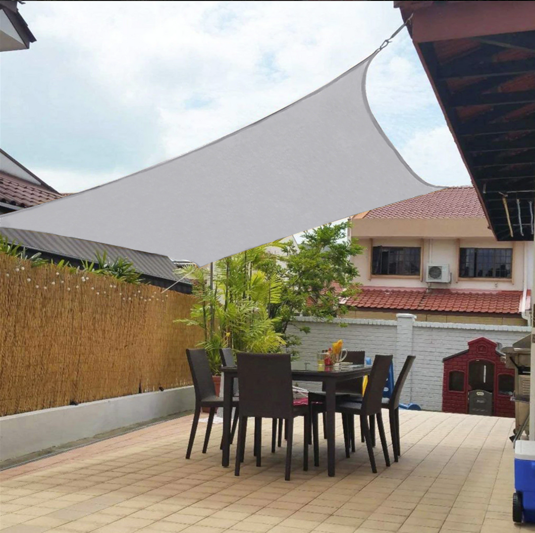 Parasole impermeabile per terrazza, blocca i raggi UV, ideale per giardino e zone esterne.