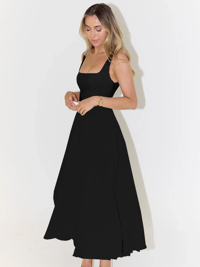 Elegante abito midi da donna con distintiva scollatura quadrata e fluida gonna a ruota, moda femminile.