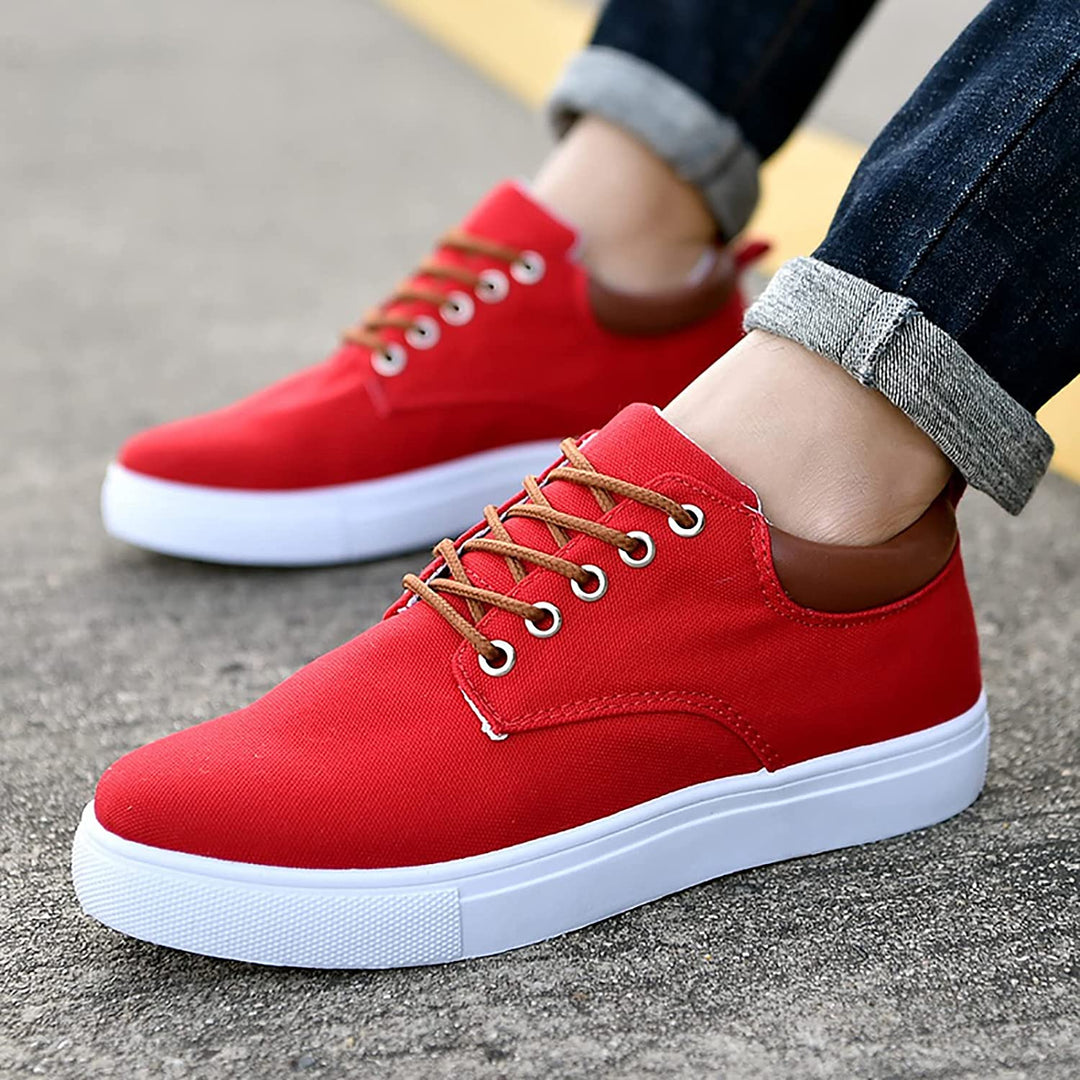 Scarpe uomo: sneakers moda con suola bianca, comfort e design per il tuo look quotidiano e sportivo.