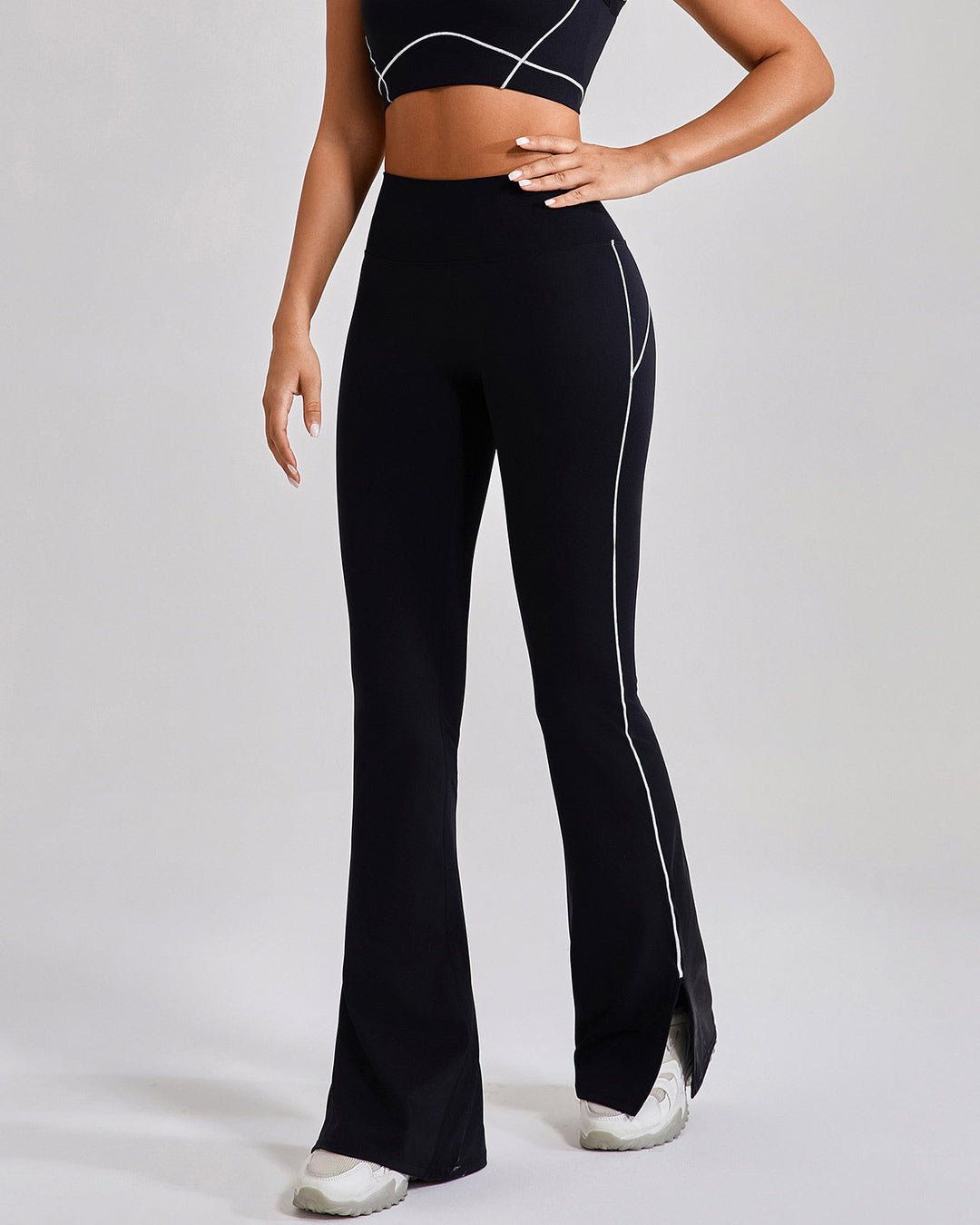Leggings donna elasticizzati, vita alta e svasati. Per allenamento, yoga o stile casual. Moderni e molto confortevoli.
