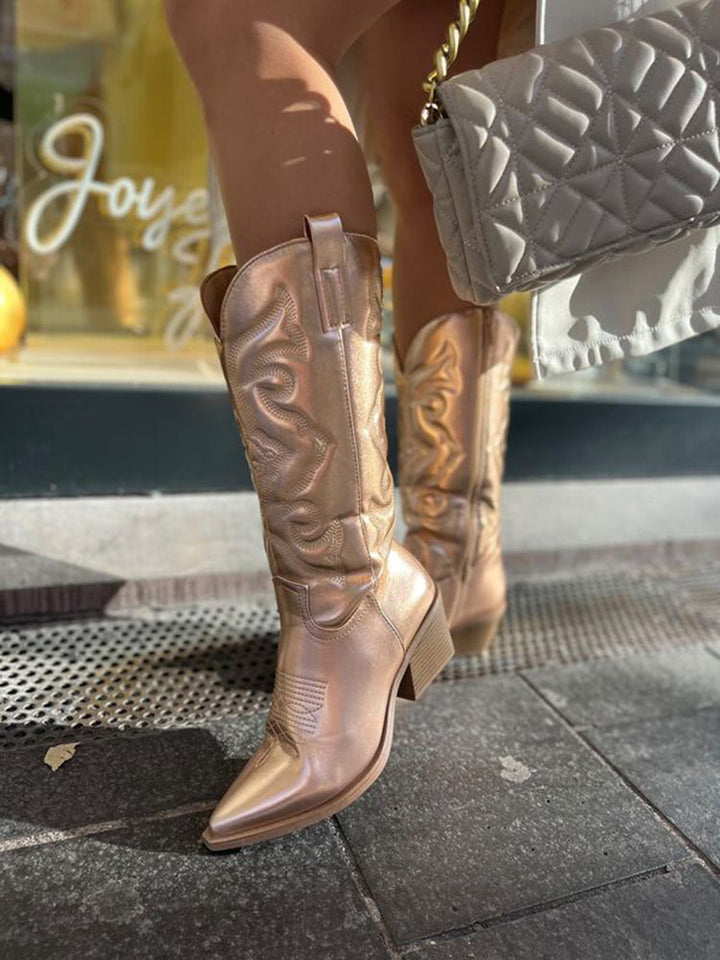 Stivali donna western metallizzati brillanti, per un tocco di tendenza e moda irresistibile.