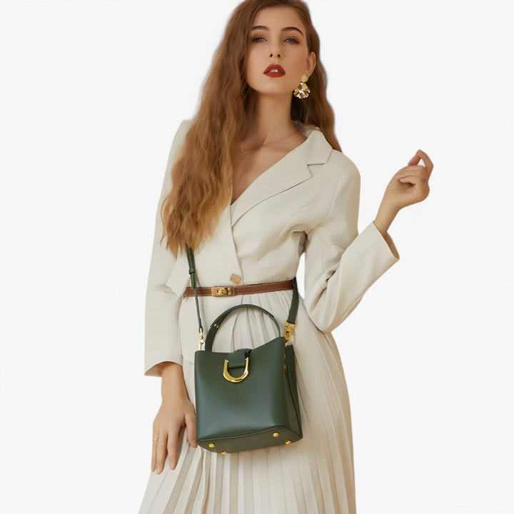 Borsa a secchiello da donna, essenziale e compatta, perfetta per le tue esigenze quotidiane.