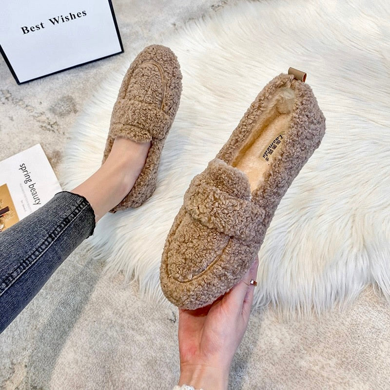 Mocassini donna morbidi per comfort quotidiano, eleganti e versatili. Calzature casual per ogni stile.