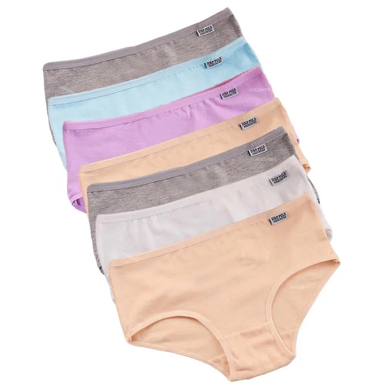 Intimo donna assortito, set 7 slip in cotone elastan, ideali per comfort e igiene quotidiana.