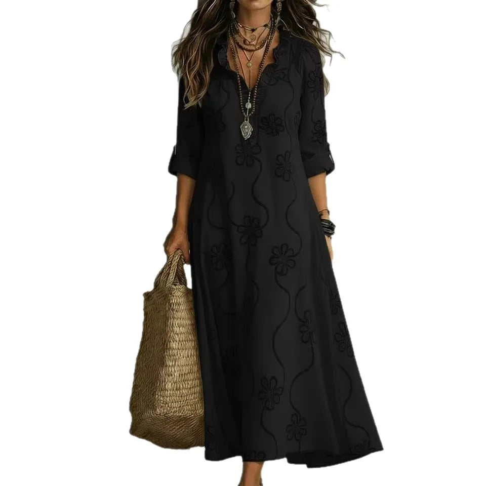 Abito floreale da donna, elegante e leggero, ideale per serate estive o eventi casual.