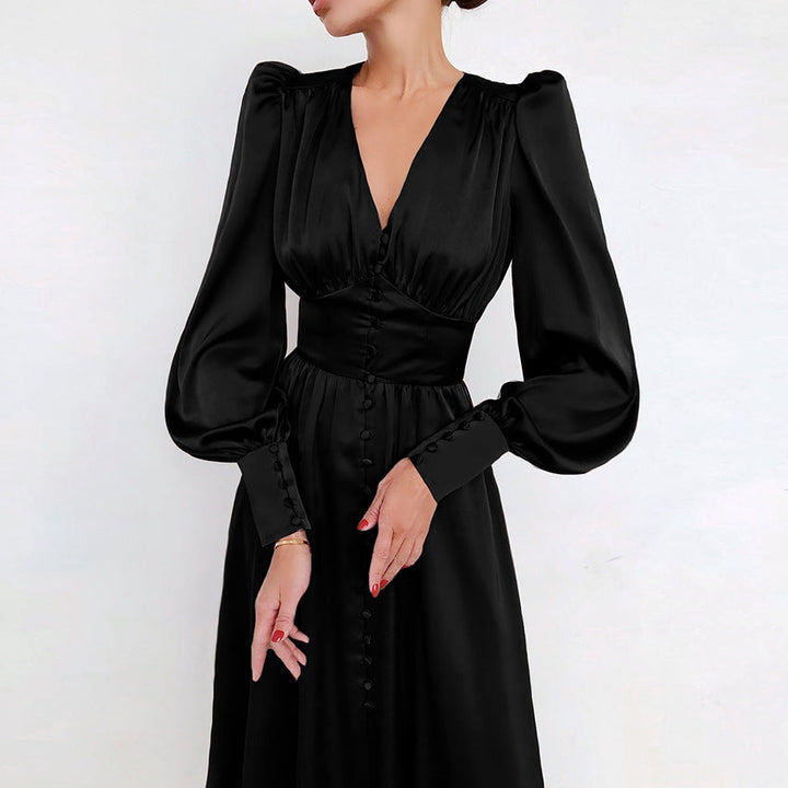 Abito lungo elegante donna, vestito da sera lussuoso, silhouette fluida per un look chic e formale.