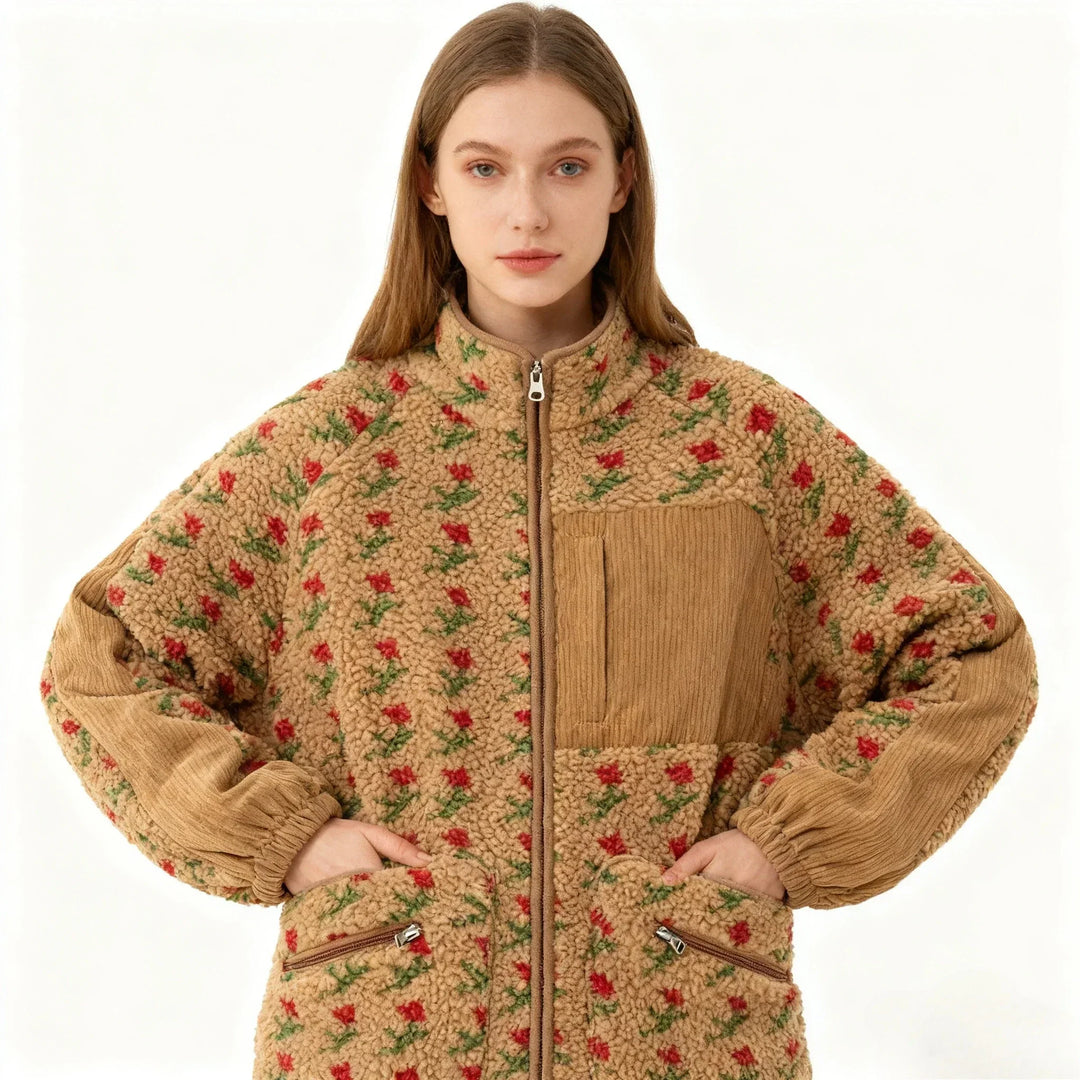 Giacca floreale donna, capi caldi crema e marrone. Vestiti invernali dallo stile comodo e versatile. Abbigliamento.