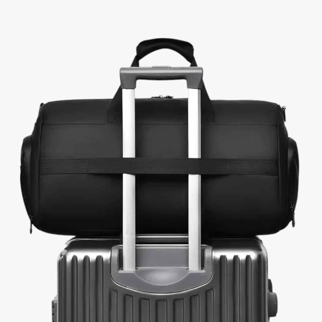Borsone da viaggio e palestra in tessuto resistente, unisex, con pratica tracolla regolabile.