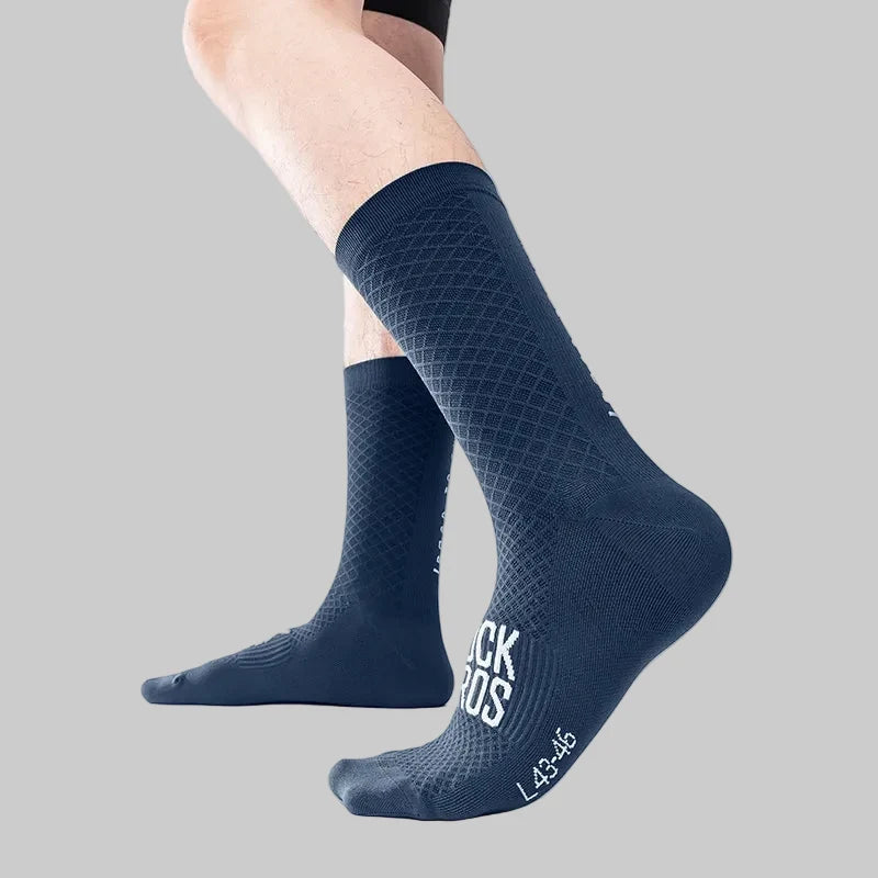 Calze sportive traspiranti da ciclismo unisex. Ideali per allenamento e comfort duraturo in bici.
