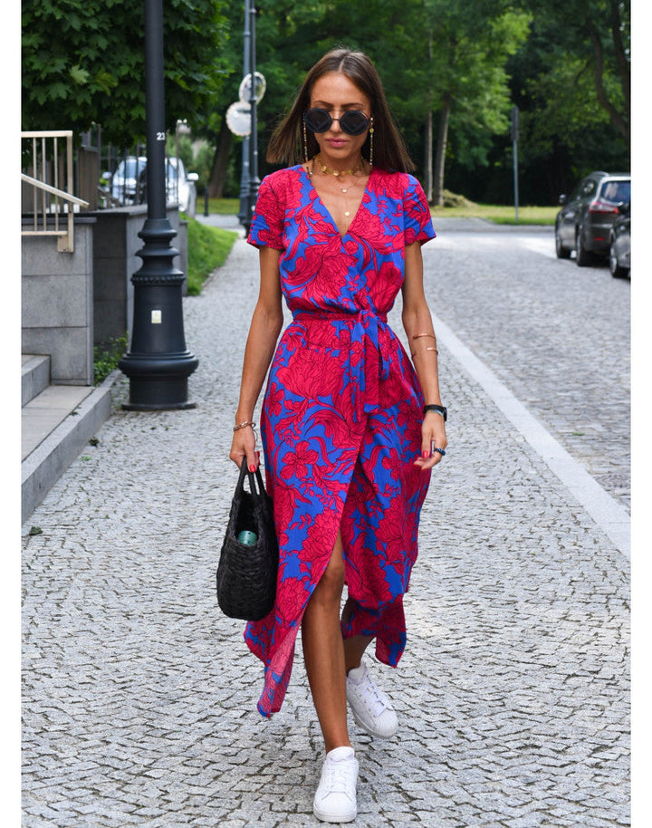 Vestito estivo donna fluido con spacco di tendenza, perfetto per vacanze, spiaggia o serate eleganti d'estate.