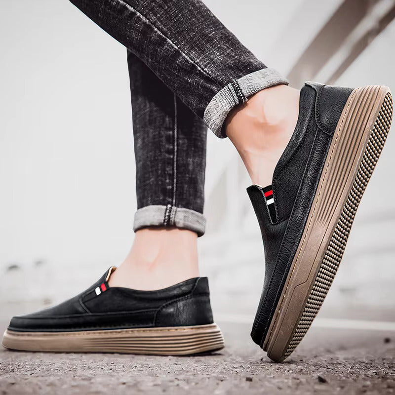 Mocassini uomo versatili: da casual a eleganti. Calzature slip-on, traspiranti e comode tuttostagione.
