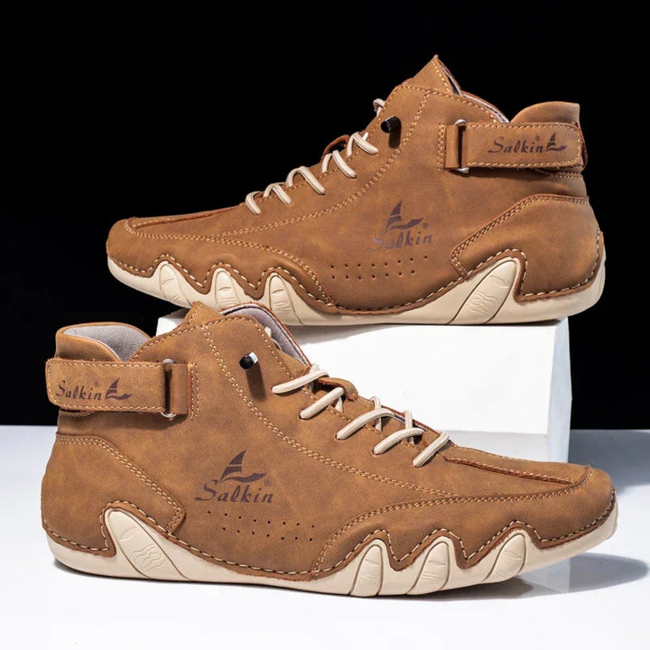 Scarpe uomo High Top, design innovativo con suola ondulata. Ideali per il comfort e uno stile casual distintivo.