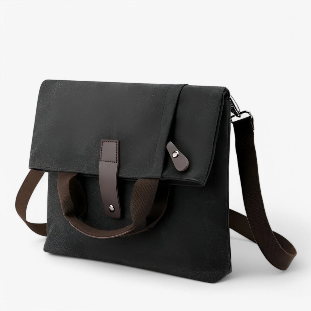 Borsa messenger uomo ampia e resistente, con diverse tasche per organizzare gli effetti personali.