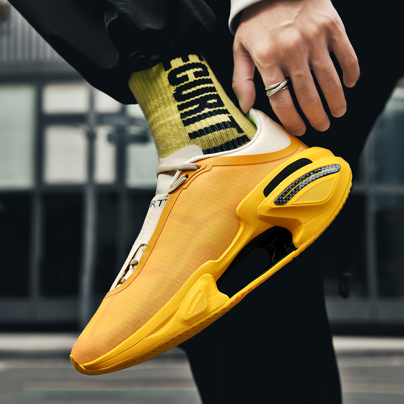 Dettaglio texture del materiale delle sneakers uomo per comfort e durata nel tempo.