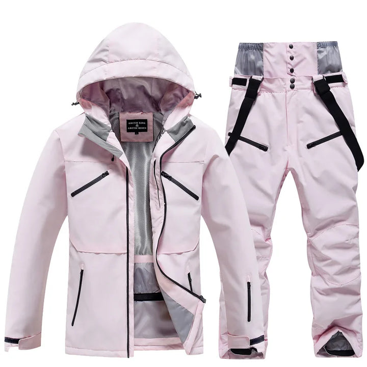 Abbigliamento sci unisex tecnico, impermeabile, resistente al vento e traspirante.