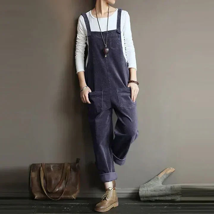 Tuta salopette versatile da donna, ideale per uno stile casual chic con comfort duraturo.