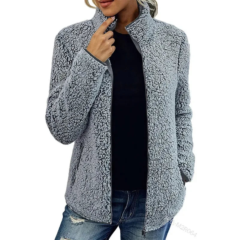 Giacca invernale da donna in pile, elegante e calda. Perfetta per il freddo, stile lussuoso e comfort.