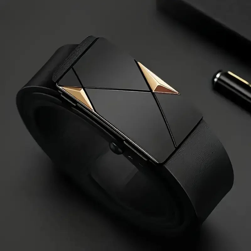 Cintura uomo nera, fibbia automatica facile da usare, accessorio versatile per stile moderno e comfort.