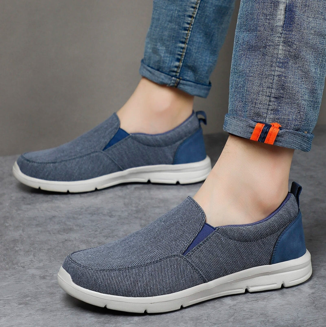 Design versatile: sneakers uomo senza lacci per comfort e stile quotidiano.