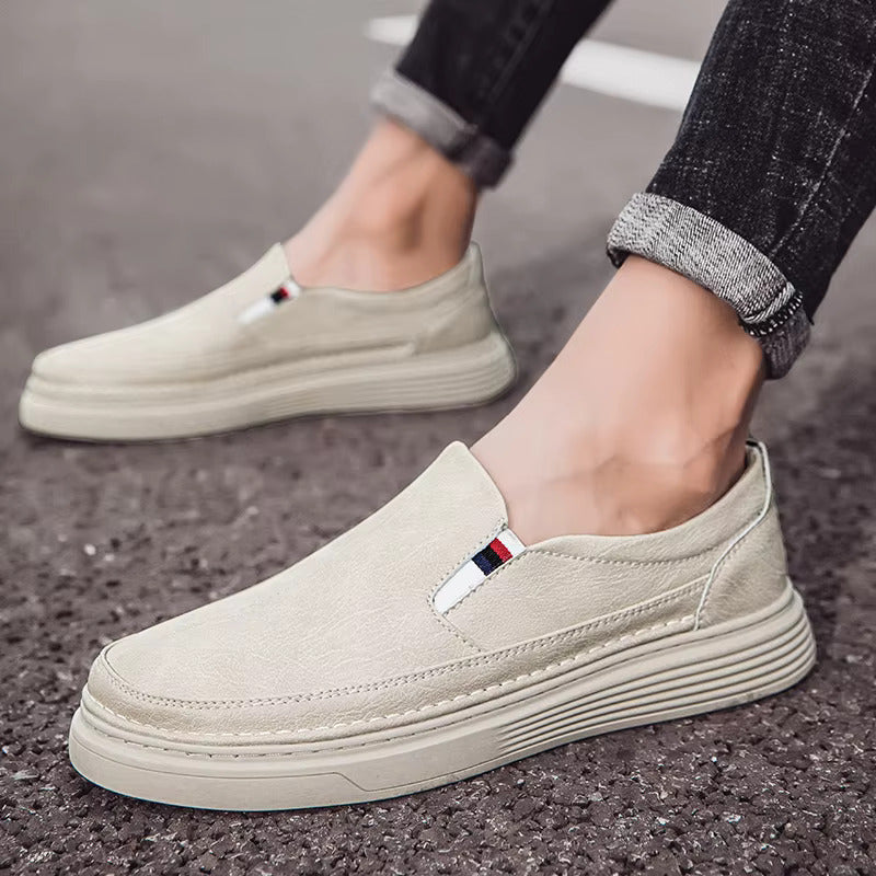 Scarpe slip-on uomo, mocassini casual eleganti. Perfetti per comfort traspirante ogni giorno.