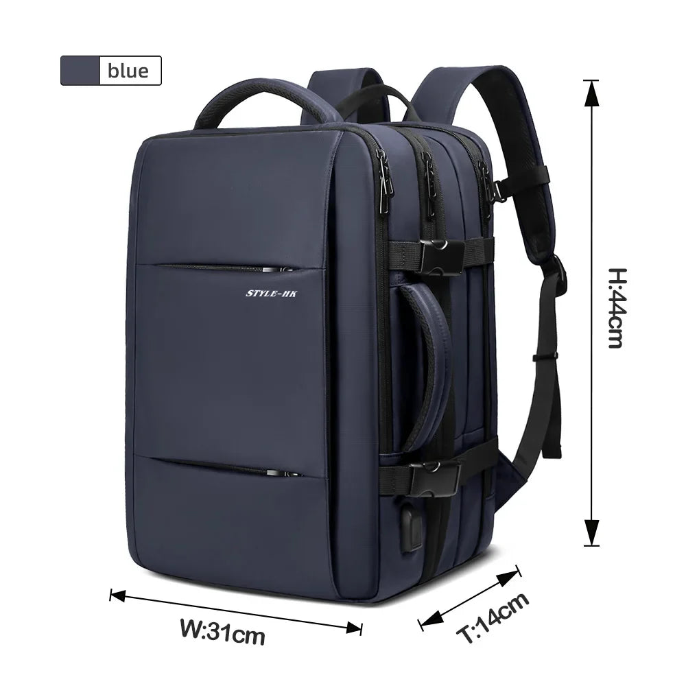 Interno zaino uomo business con scomparti organizer per PC, documenti e accessori, porta USB integrata.