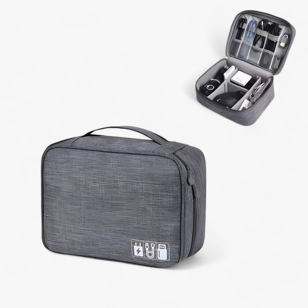 Interno dell'organizer tecnologico unisex da viaggio con elastici e tasche per cuffie, caricabatterie, schede SD.